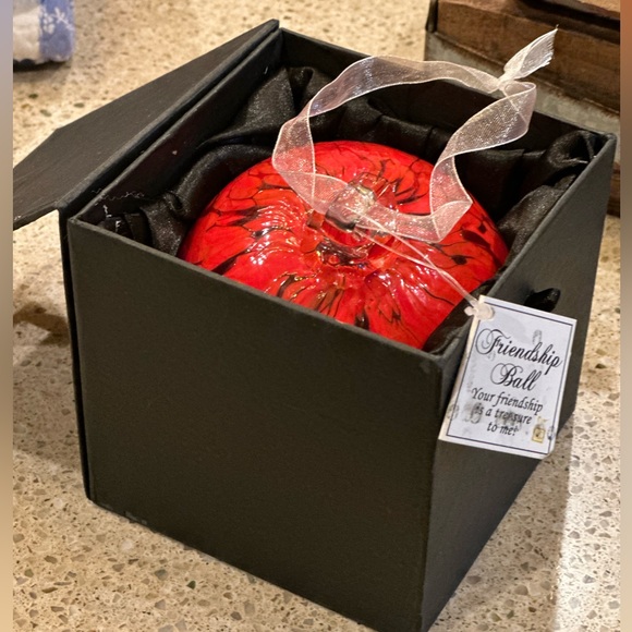 HANDCRAFTED Blown Glass FRIENDSHIP Beautiful Red  Multicolor ORNAMENT 4.5-5” - Picture 9 of 16